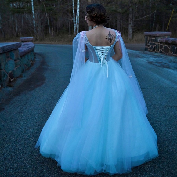 Beautiful Prom Ballgown Fairy Dress - Picture 4 of 4